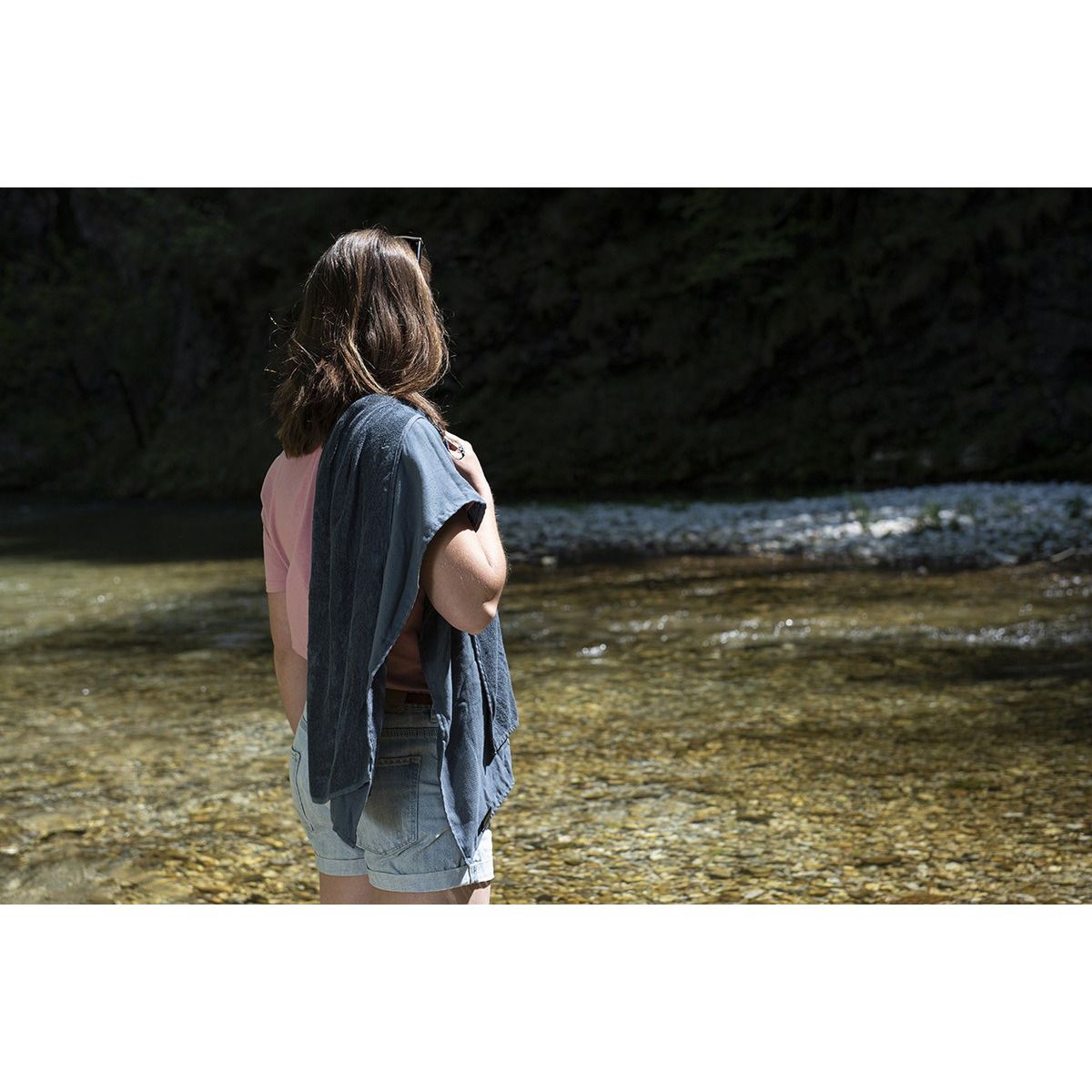 Cocoon Eco Travel Towel, Lyocell Handtuch, deep ocean — 2